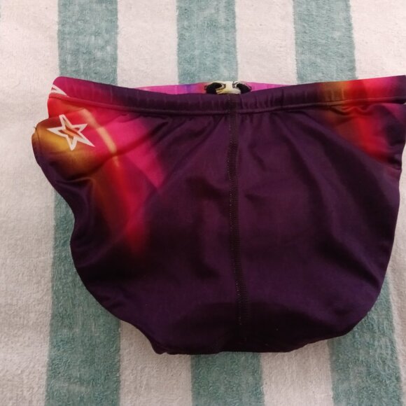 (*) MIZUNO SWIM BRIEF, PURPLE PATTERNS, JAPANESE SIZE "L" - (Pre-Owned) - Picture 2 of 8